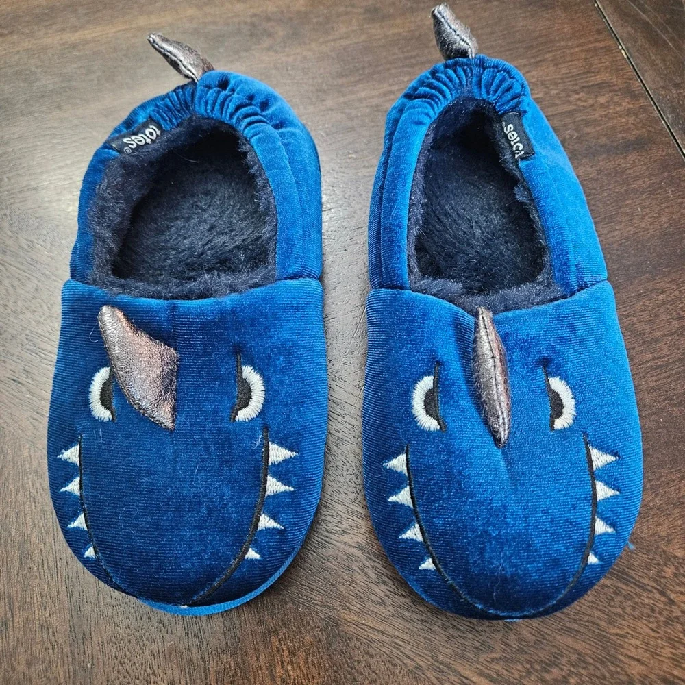 Totes‎ Toasties Shark Slippers Kids Size 13-1 Blue Plush Faux Fur Lined Slip On